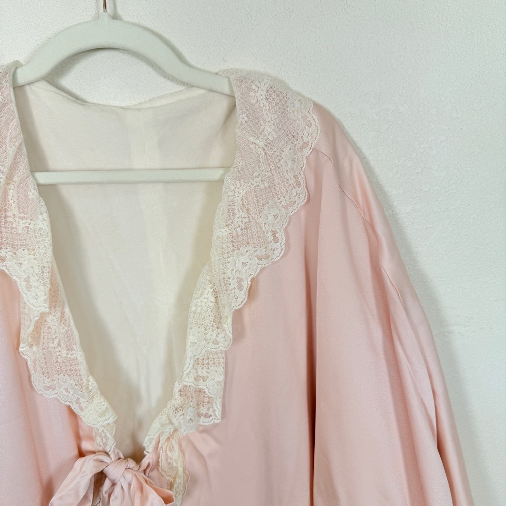 Lacemade Retro Satin Lace Romantic Oversized House Coat Robe Pink - Picture 7 of 10